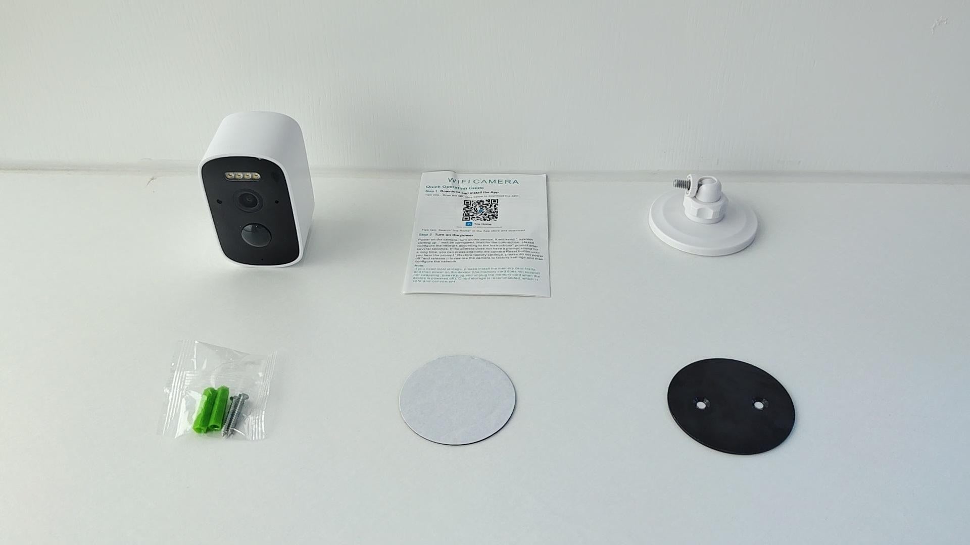 Solar Powered 2K 4MP Wireless Security Camera with WiFi and Wall Mount